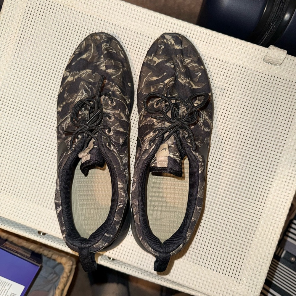 Nike Black and Gray Camo Patterned Sneakers
